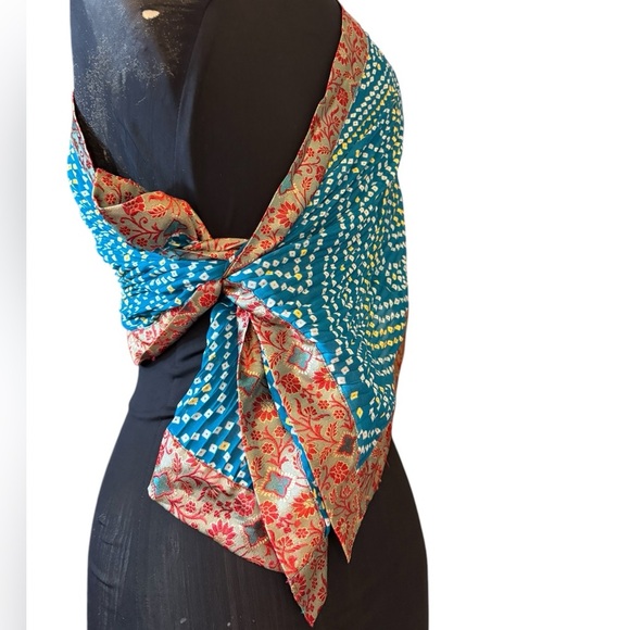 Elegant Blue and Red Women's Scarf - Picture 8 of 14